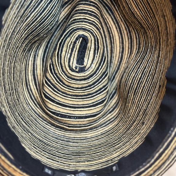 NWOT Woven Fedora Hat Striped by Papillion
Beige &Black - Picture 12 of 14